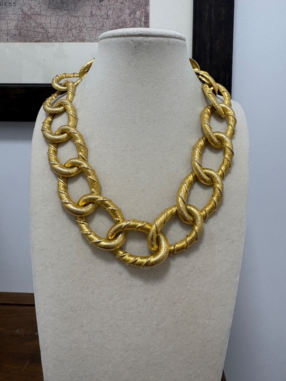 Vintage Gold Tone Large Open Rope Link Runway Necklace 18" Glam 80's Statement